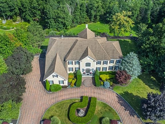 2nd image of 108 Finch Rd