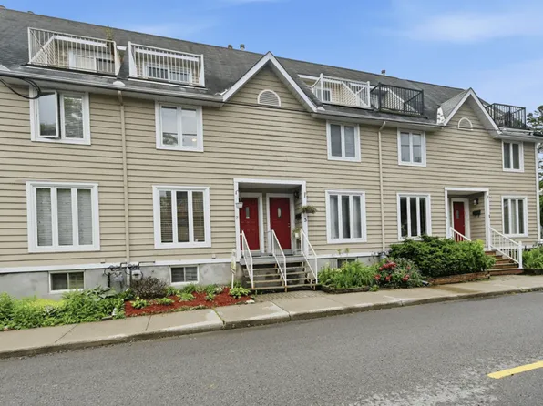 7 Bertrand St, Ottawa, ON K1M 1Y3