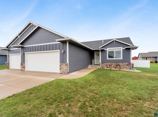 1120 N Cole Ave, Tea, SD 57064