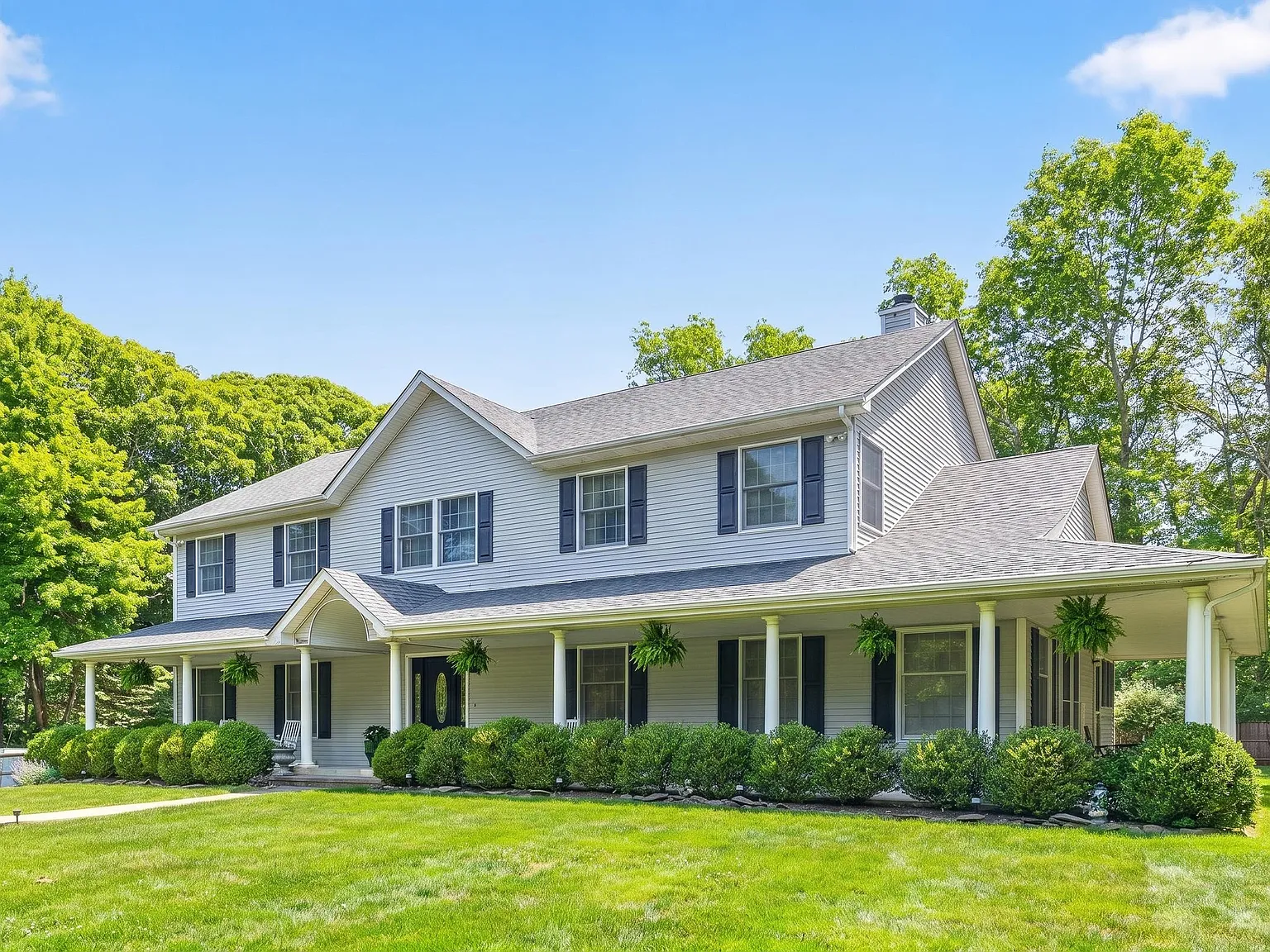Spacious And Serene In Sag Harbor — Photo 2