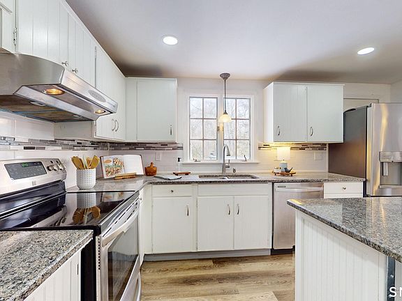 4th image of 5 Williamsburg Road