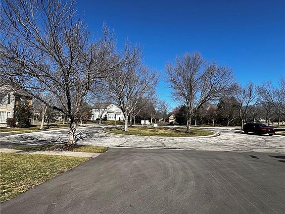 3rd image of 21083 W 118th Ter