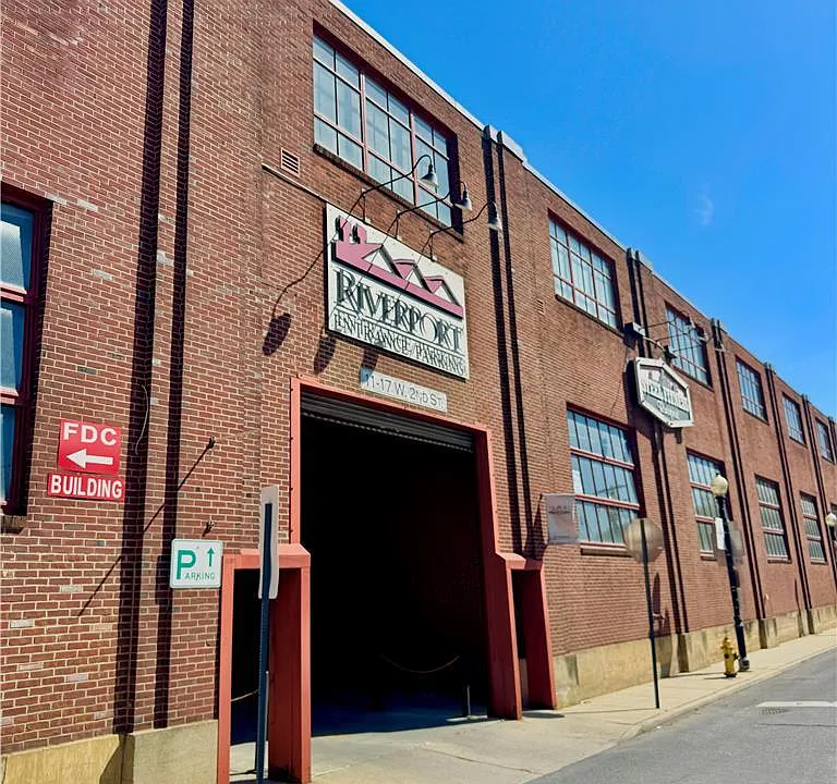 11 W 2nd St #101