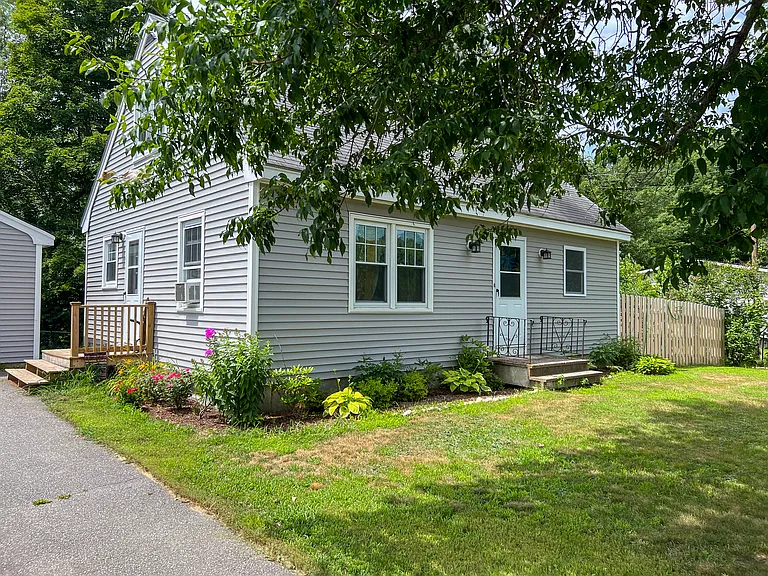 68 River Rd — Photo 1