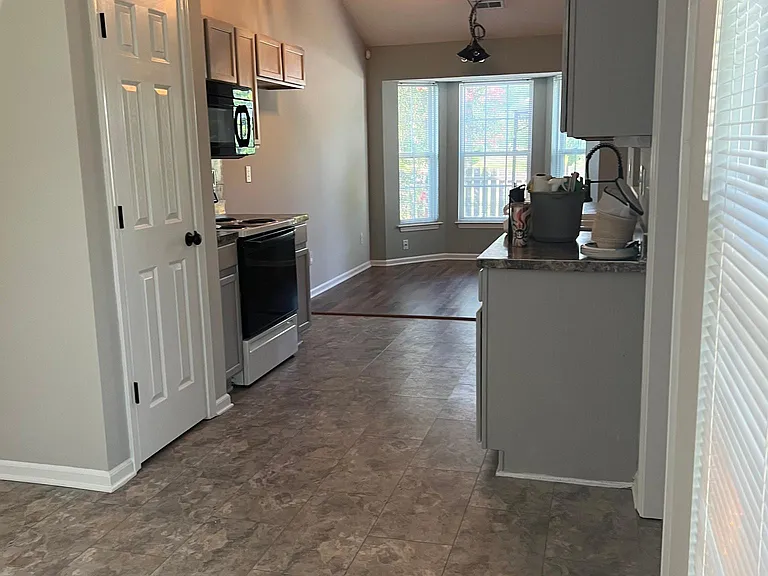 7414 Sparkleberry Dr — Photo 22