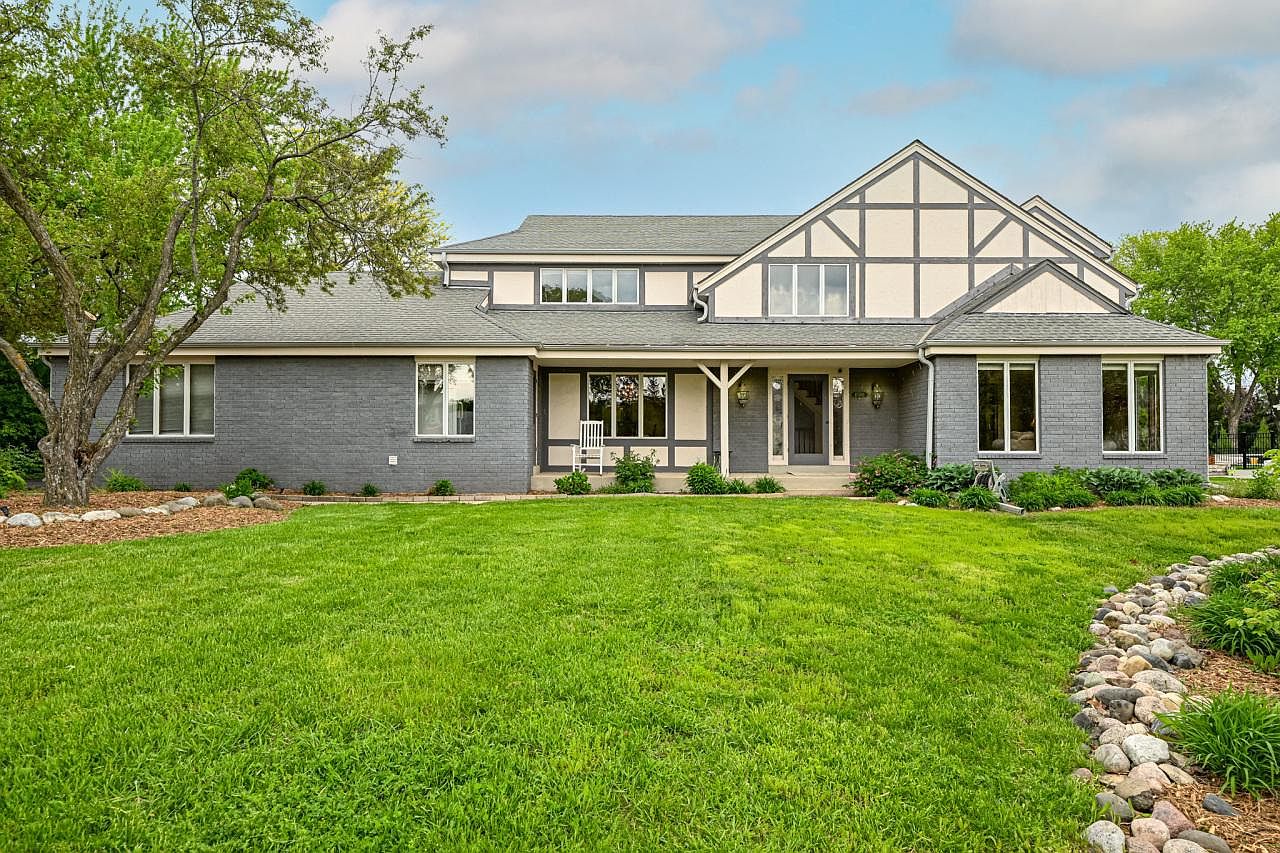 15780 Mark DRIVE, Brookfield, WI 53005 | Zillow