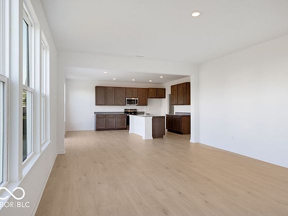 5th image of 430 Louisana Dr