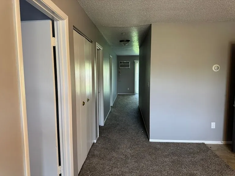 307 N Prairieview Rd — Photo 10