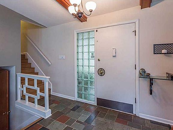 3rd image of 8106 Hoover Ln