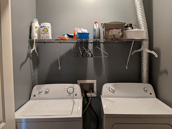 Washer/Dryer in unit! No coins needed!