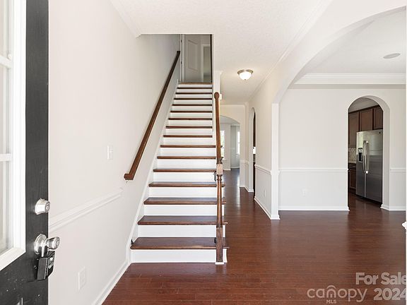 2nd image of 13207 Reunion St
