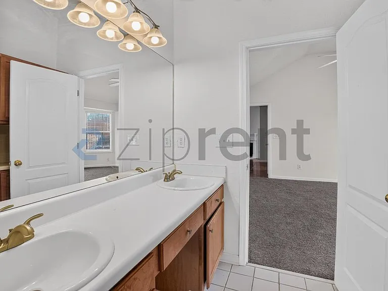 2882 Newtons Crest Cir — Photo 26