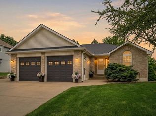 605 NW Silverstone Cir, Grain Valley, MO 64029