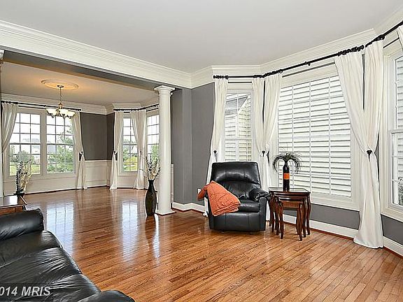 5th image of 5461 Sherman Oaks Ct