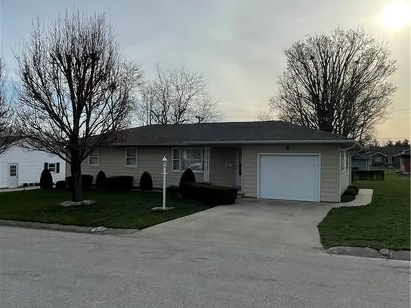 1227 Easy St, Palmyra, MO 63461