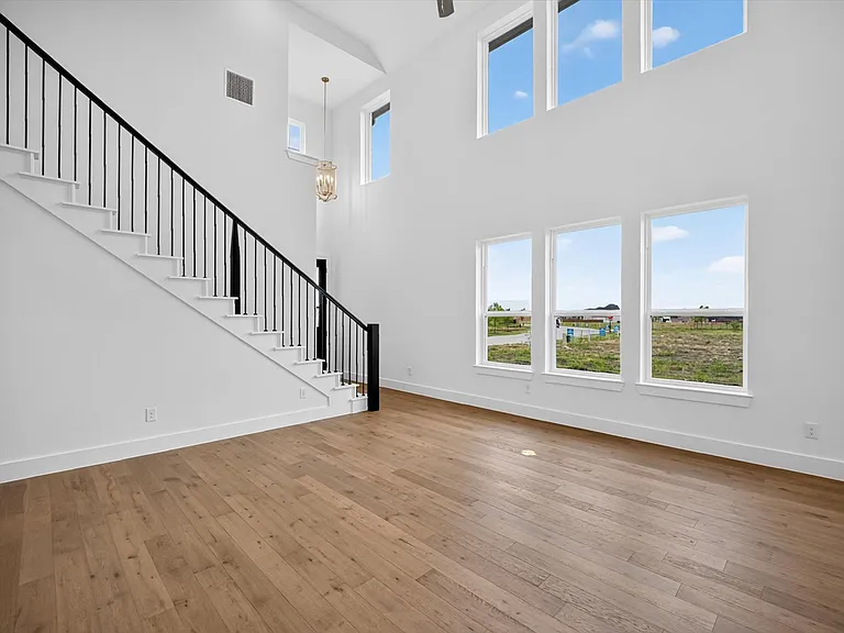 7010 Helena Hl — Photo 6