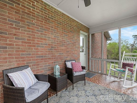 3rd image of 118 Whitley Rd