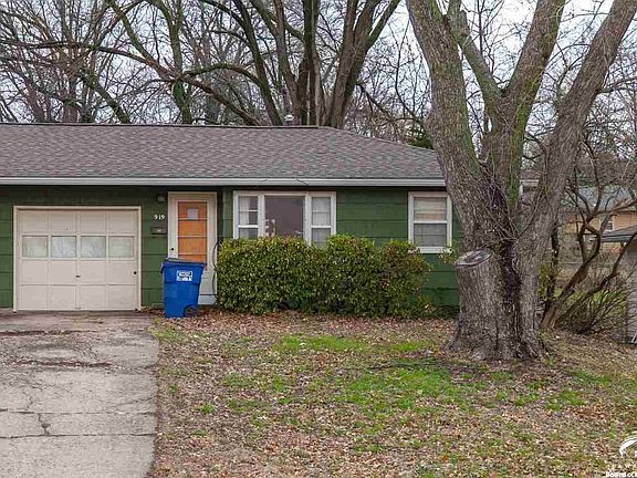 919  Centennial Dr Lawrence, KS listing photo #2