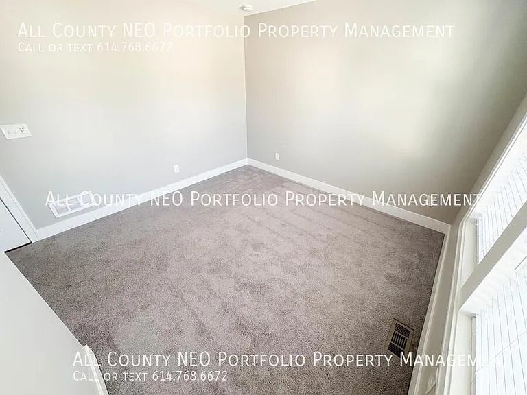 1383 N Grant Ave — Photo 30
