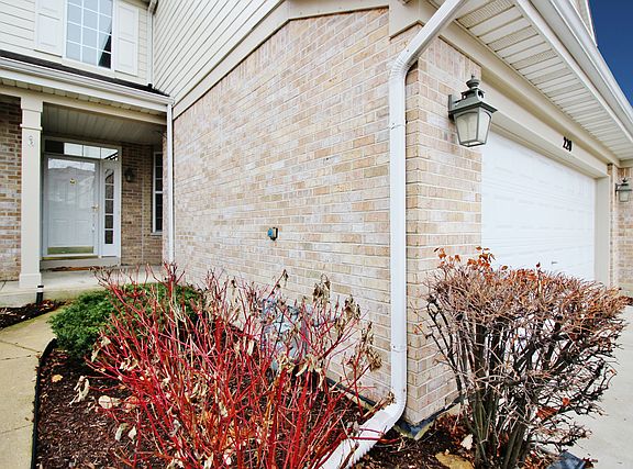 2nd image of 220 Wimbledon Pl