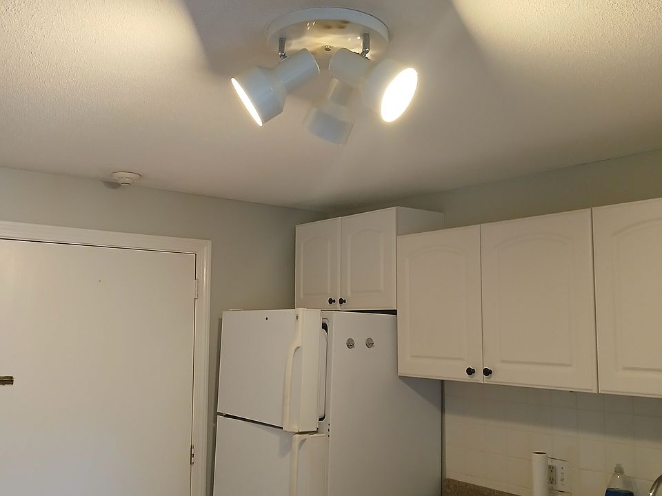 1st image of 20 Low St #1