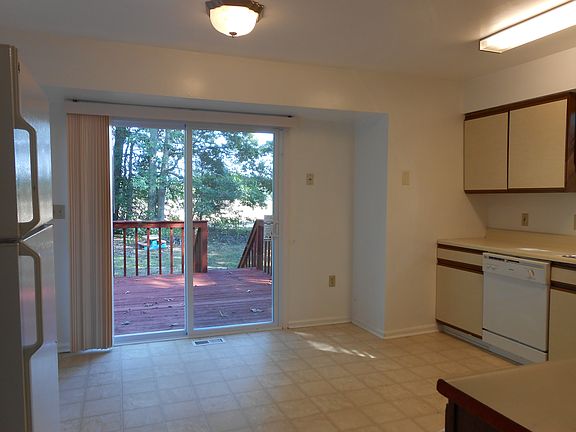 Large eat-in kitchen 