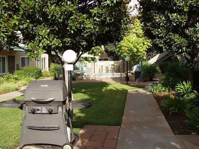 Landmark Gardens — Photo 22