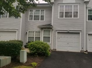 19 Stillwell Ct, Bridgewater, NJ 08807