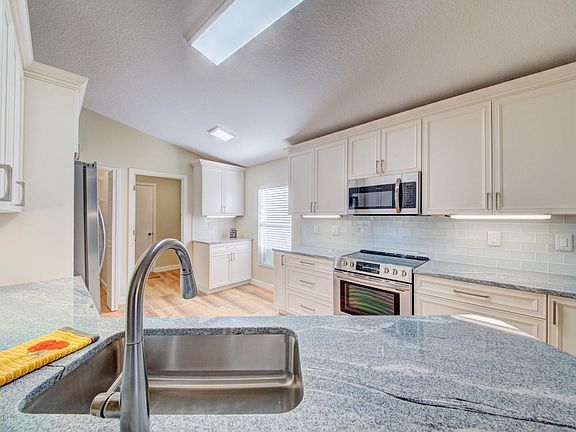 4th image of 1367 Auburn Lakes Dr