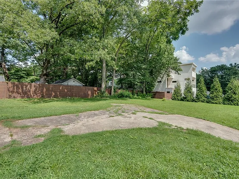 1424 Hosea L Williams Dr NE — Photo 5