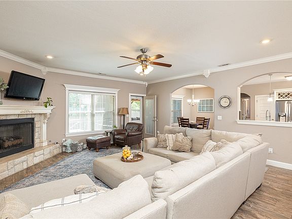 4th image of 1166 Trail Bluff Dr