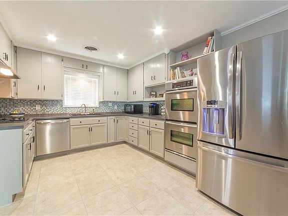 4th image of 3602 4th St