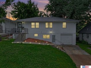 6336 N 37th St, Omaha, NE 68111