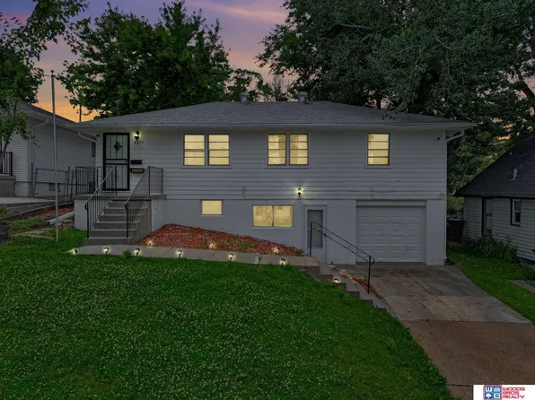 6336 N 37th St, Omaha, NE 68111