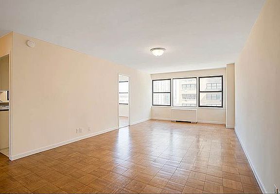 3rd image of 355 E 72nd St #1103