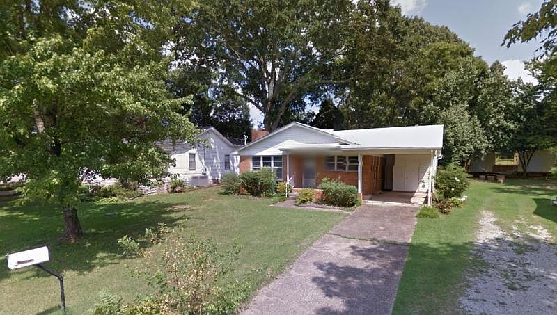 1st image of 2614 Virginia Blvd NW