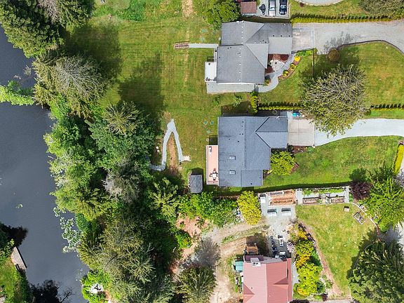 3rd image of 1559 Silver Fir Drive