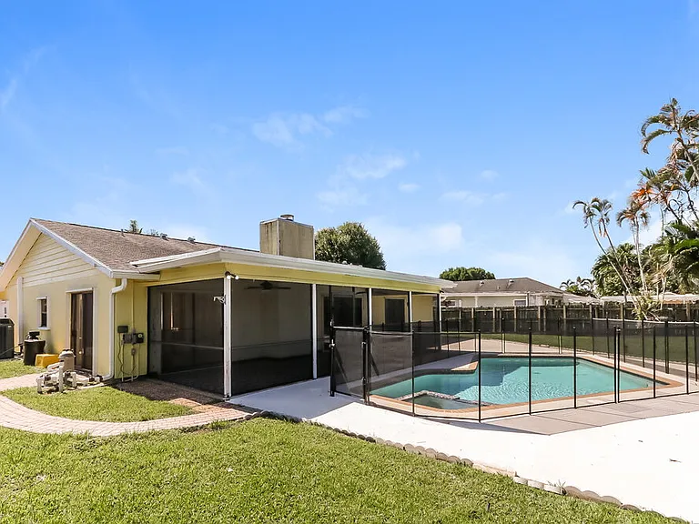 147 Viscaya Ave — Photo 15