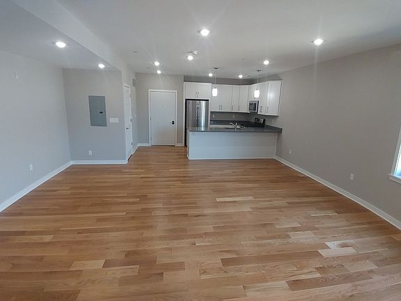 4th image of 2333-47 Fairmount Ave #308