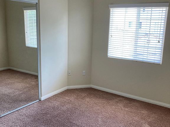 5th image of 14427 Weddington St #4
