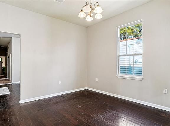 4th image of 2932 Serantine St