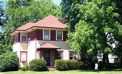 1st image of 713 A Ave E