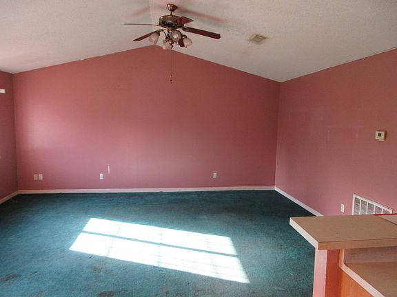 3rd image of 396 Meadow Dr