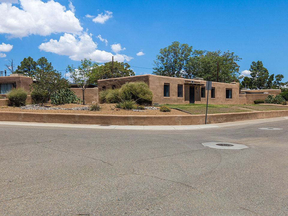 1st image of 815 Rio Vista Cir SW