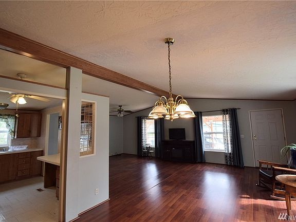 5th image of 779 Cardinal Ave NE