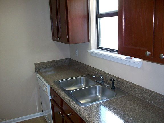 5th image of 1258 Montecello Dr APT D