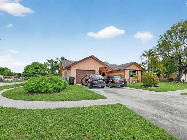 7527 SW 7th Place, North Lauderdale, FL 33068