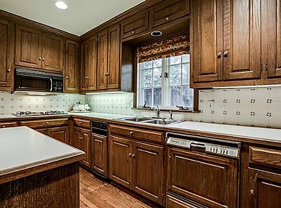 5th image of 4660 Belclaire Ave