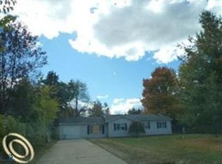 5945 Sinroll Rd, Ortonville, MI 48462