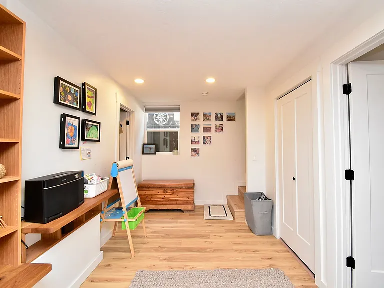 854 E Kensington Ave — Photo 18